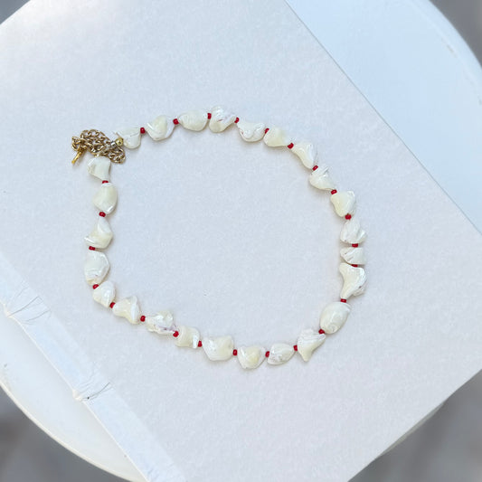 white shell necklace