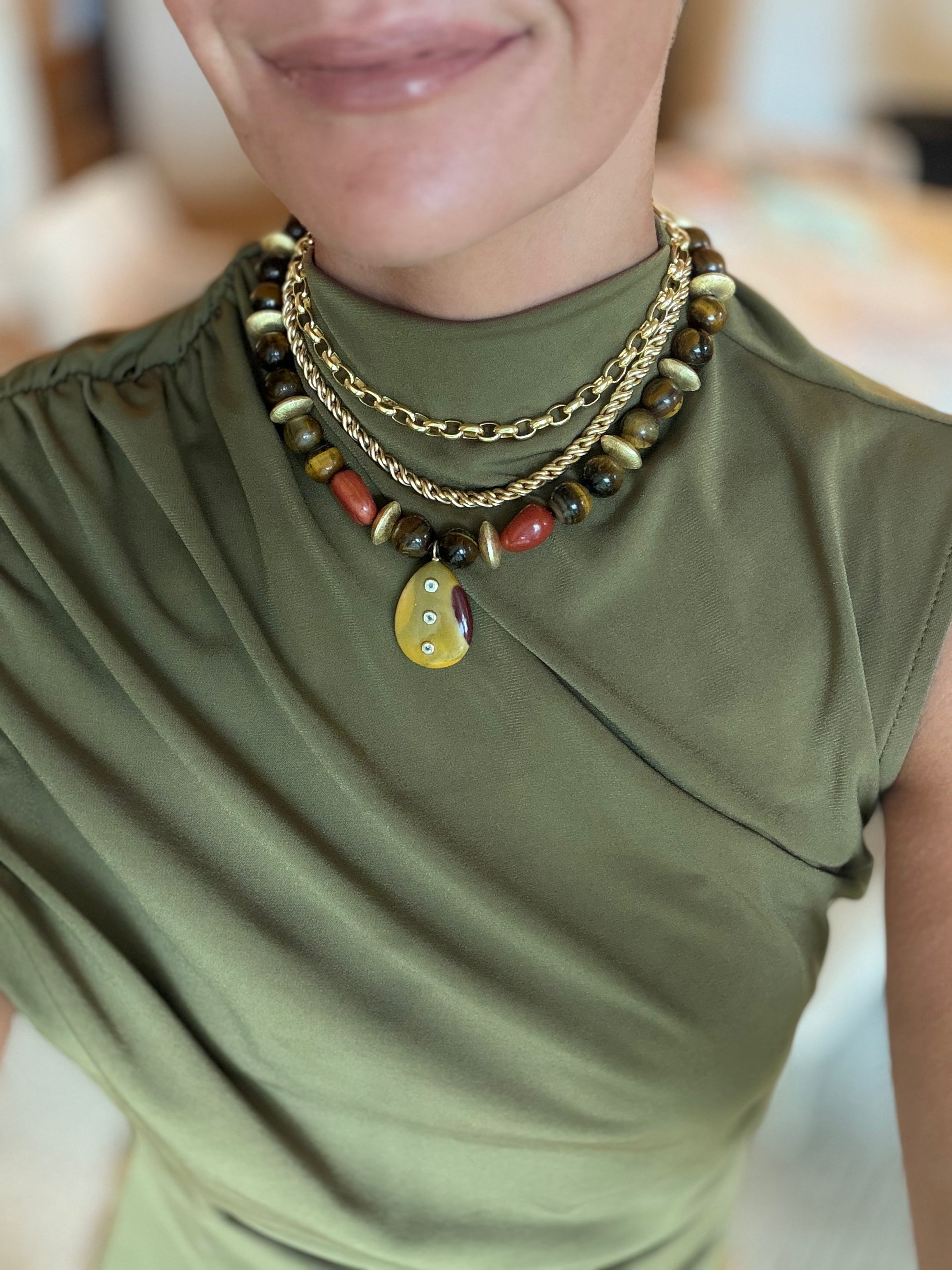 earthy tones with pendant