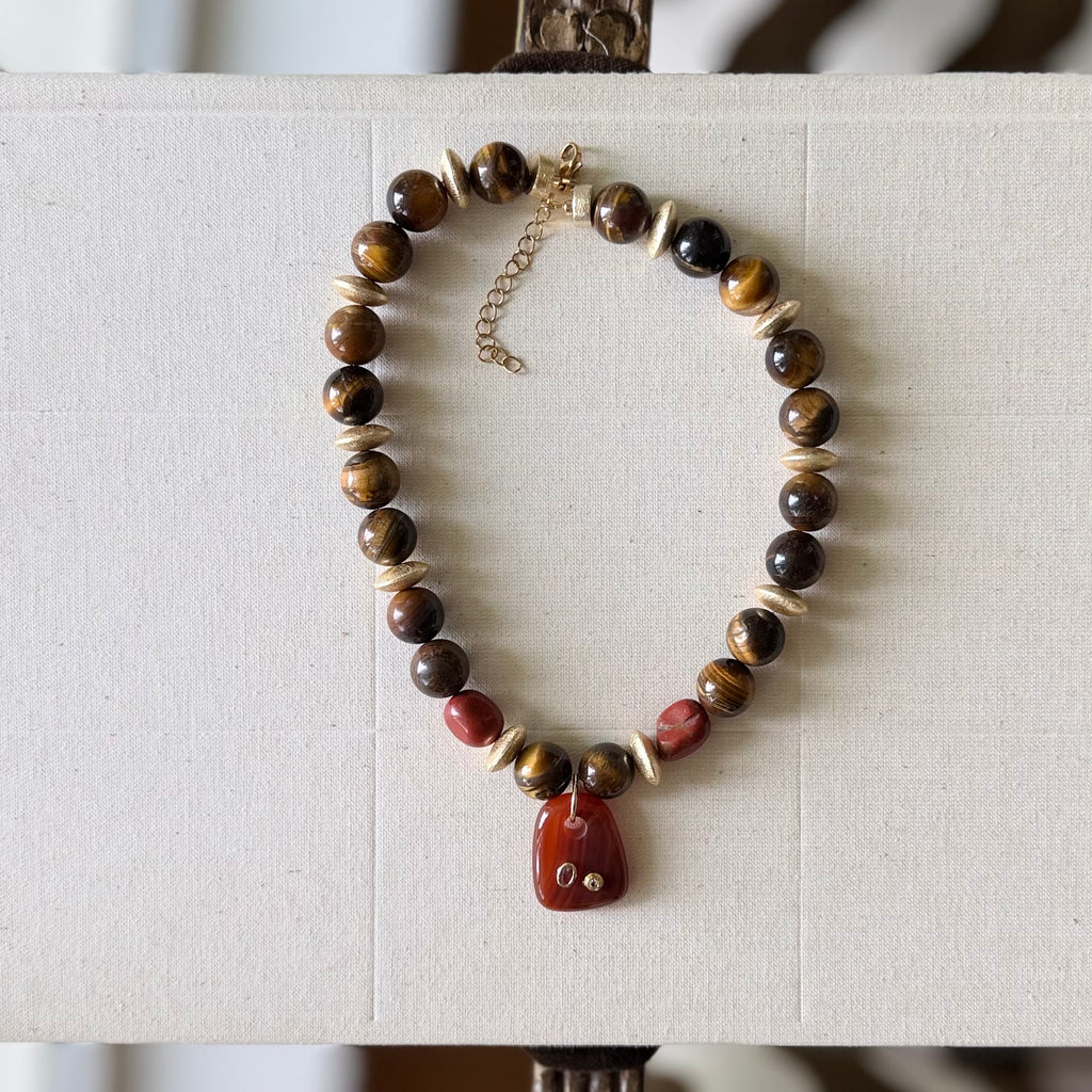 earthy tones with pendant